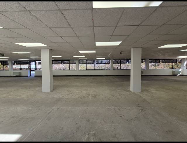 426M² OFFICE TO LET IN WOODMEAD